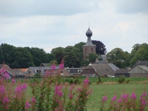 Zicht vanuit het ZW op het dorp Dwingeloo.